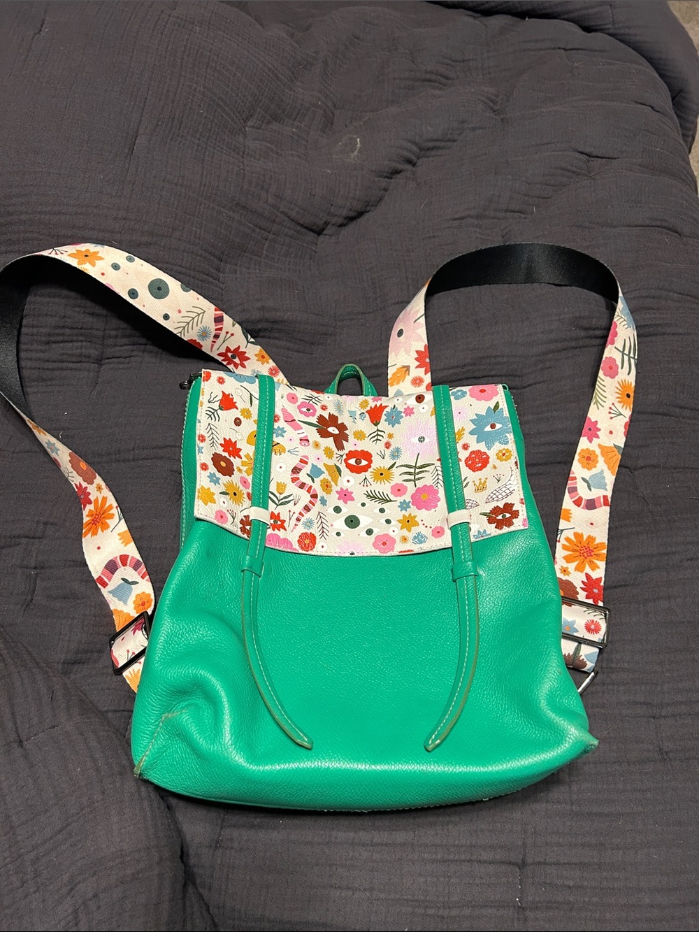 RARE Min & Mon Victor Backpack in kelly green